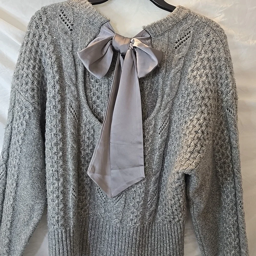 Express Gray Cable Knit Satin Bow Tie Back Sweater Crewneck Women's Sz M Cottage